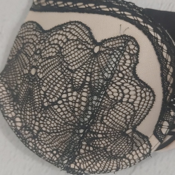 Victoria's Secret Push-up Bra 32B - Picture 2 of 6